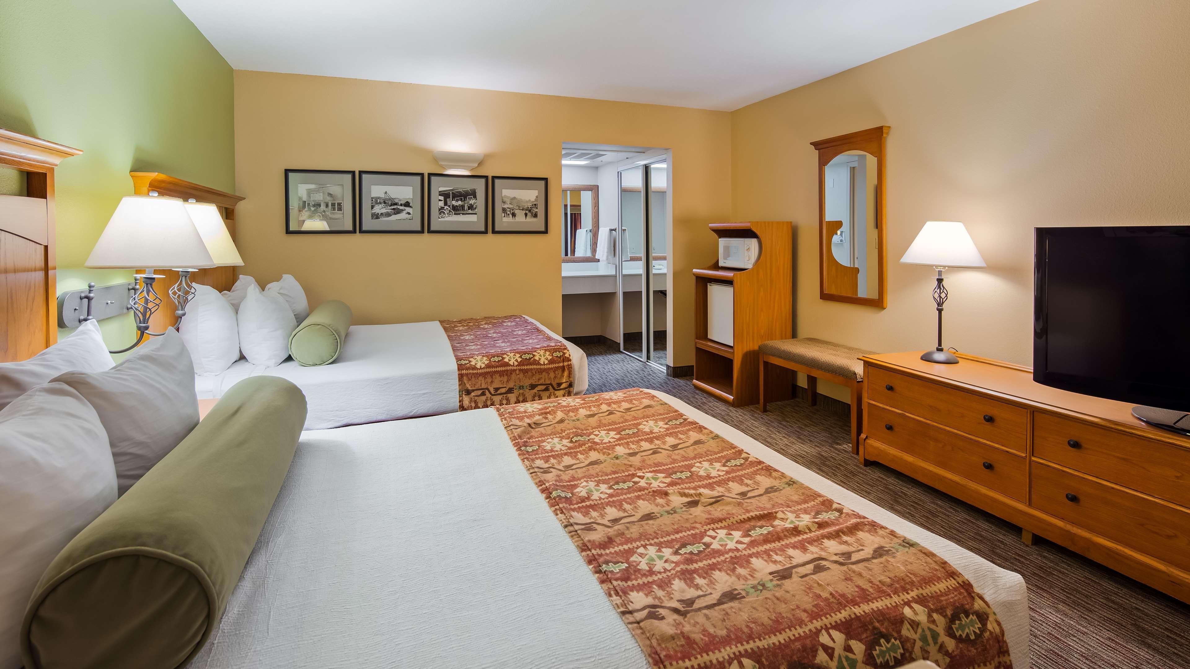 Best Western Plus King'S Inn And Suites Кингман Экстерьер фото