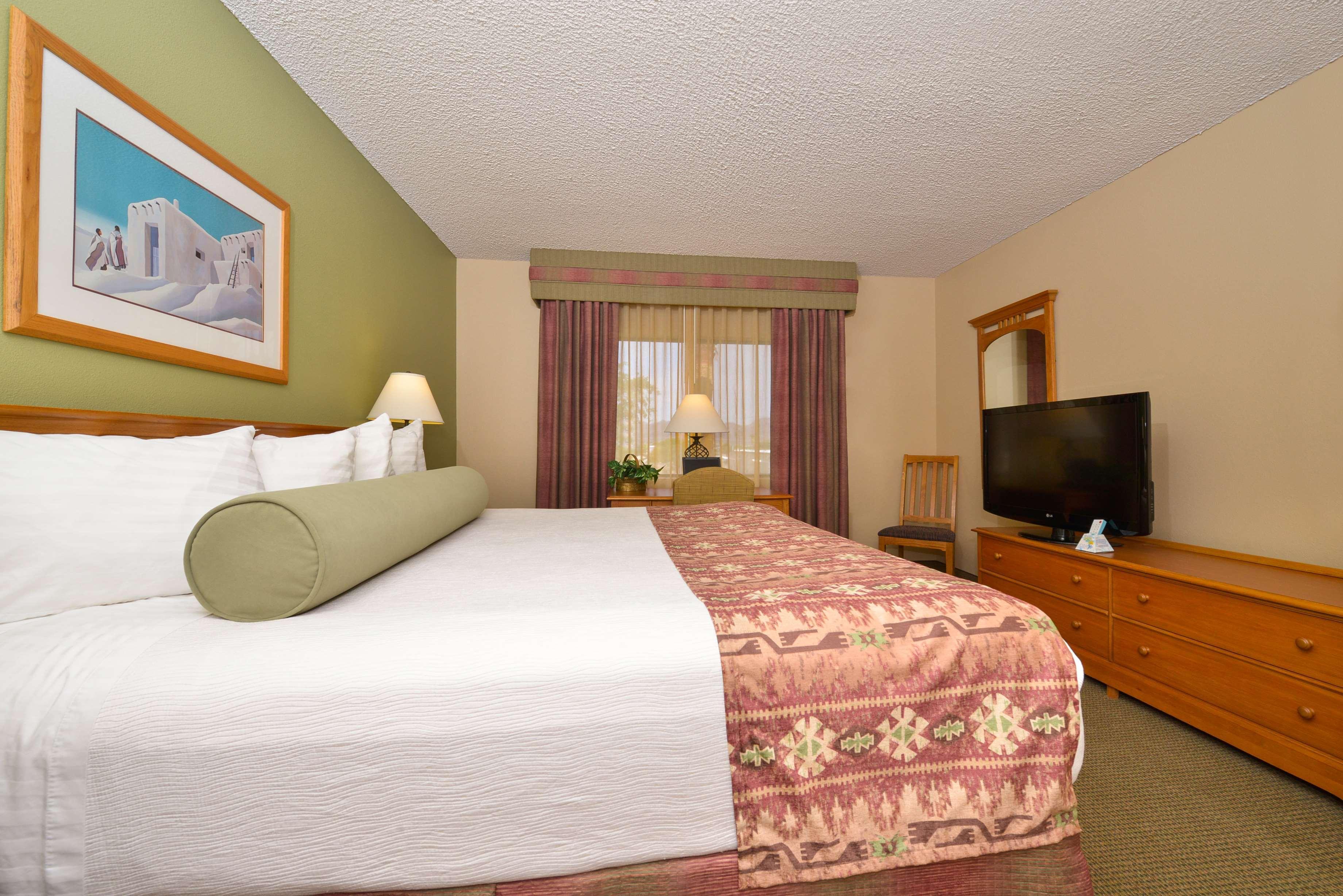 Best Western Plus King'S Inn And Suites Кингман Экстерьер фото