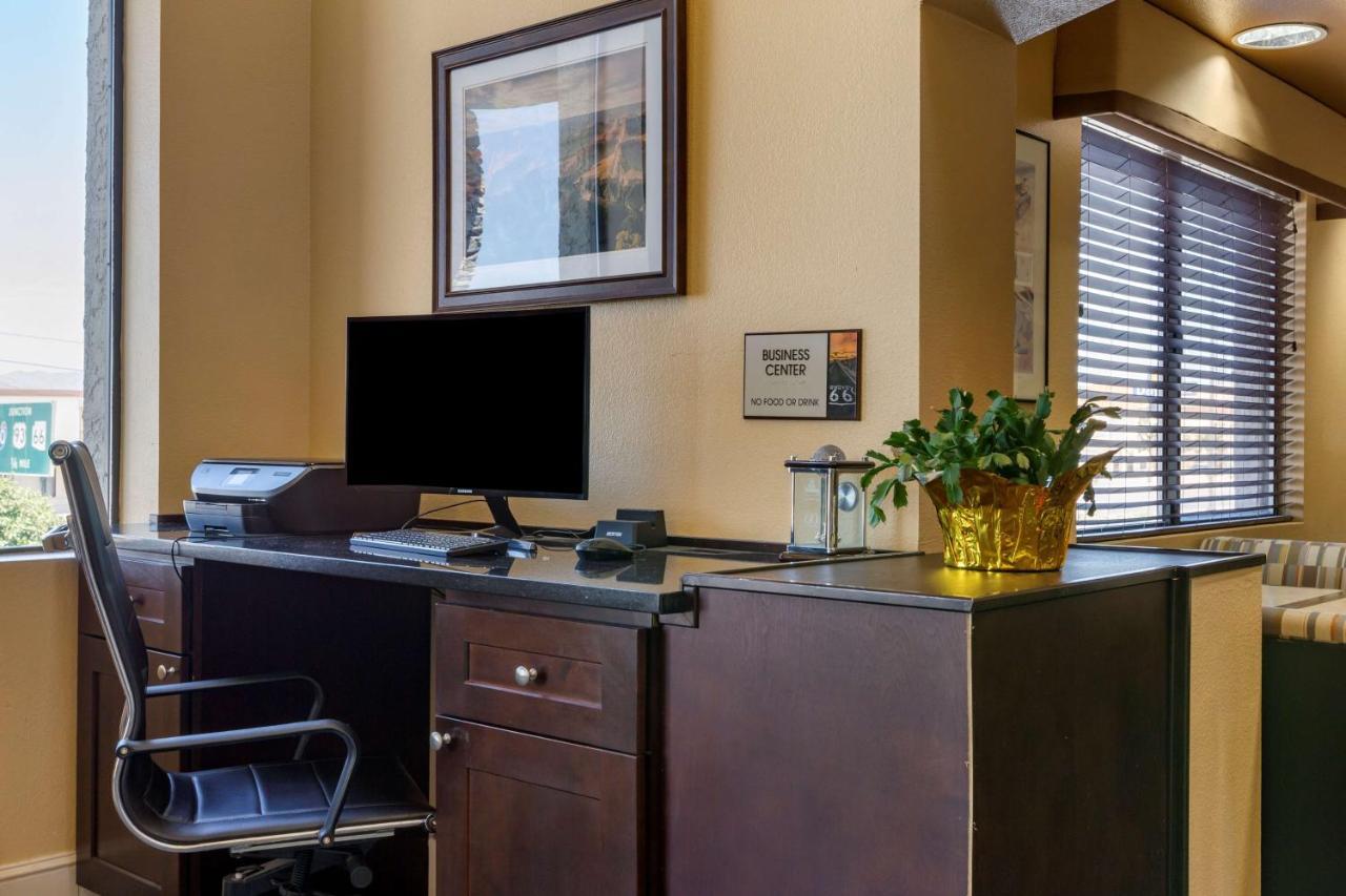 Best Western Plus King'S Inn And Suites Кингман Экстерьер фото