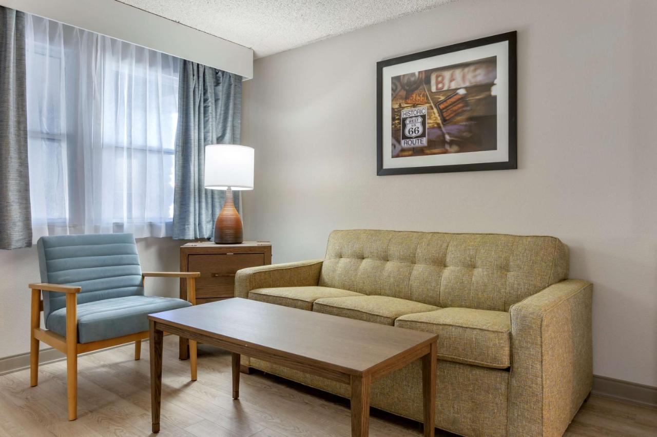 Best Western Plus King'S Inn And Suites Кингман Экстерьер фото