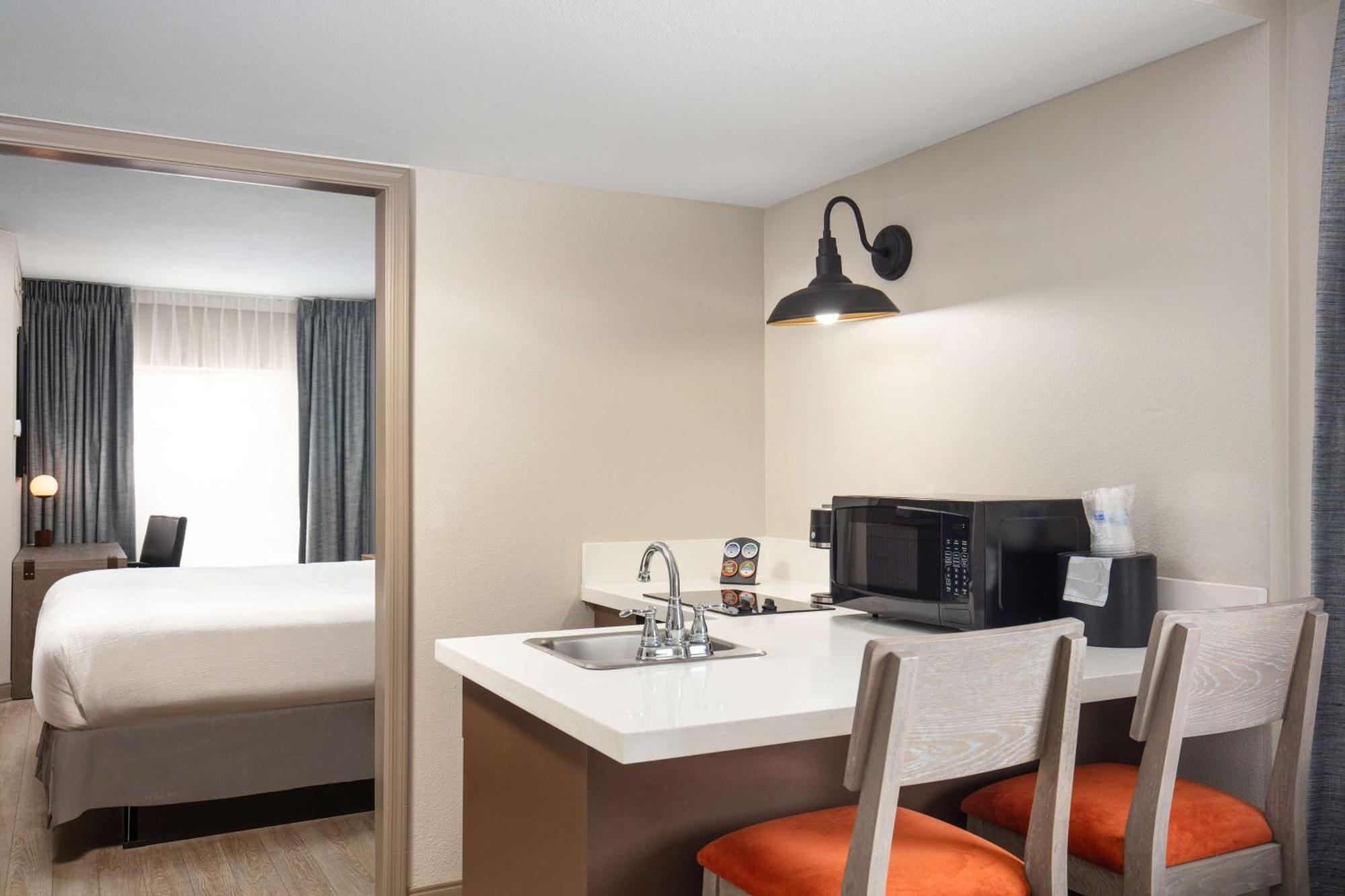 Best Western Plus King'S Inn And Suites Кингман Экстерьер фото